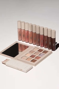 Long-Lasting Holiday Cosmetics Image 2