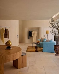 Parisian-Inspired High-End Fashion Boutiques Image 2