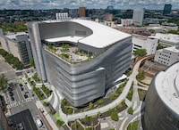 Stainless Steel-Wrapped Buildings Image 4