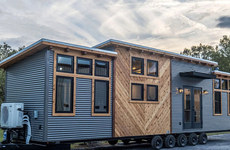 Spacious Cottage-Like Luxe Homes