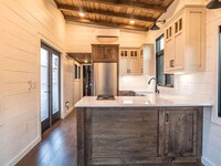 Spacious Cottage-Like Luxe Homes Image 3