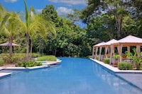 Luxurious Rainforest Resorts Image 2
