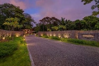 Luxurious Rainforest Resorts Image 4