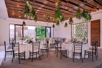 Luxurious Rainforest Resorts Image 6