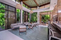 Luxurious Rainforest Resorts Image 7