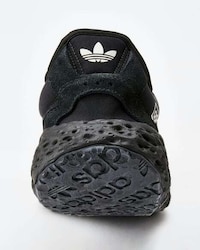 Sponge-Like Shoes Image 3