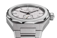 Minimalist Metallic Timepieces Image 3