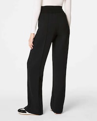 Structured Luxe Loungewear Image 3