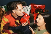 Lickable Wrapping Paper Image 2