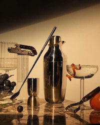 Design-Forward Sleek Cocktail Sets Image 3