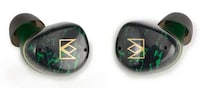 High-Performance Five-Driver Earbuds Image 2