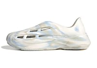 Trendy Foam Clogs Image 3