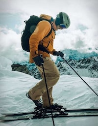 High-Performance Mountain Parkas Image 4