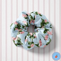 Charming Hair Accessories Image 3