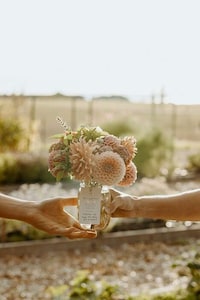 Kindness-Promoting Flower Sharing Initiatives Image 1
