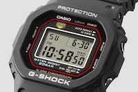Minimal Stealthy Digital Wristwatches Image 1