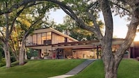 Weathering Steel-Clad Retreats Image 4