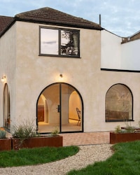 Lime Plastered Terraced House Image 3