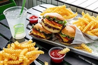 Alcohol-Friendly Burger Spots Image 1