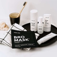 Minimalist Masculine Skincare Sets Image 3