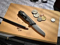 Folding Pocket Knives Image 2