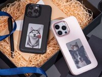 E-Ink Display Smartphone Cases Image 1