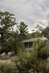 Tranquil Seasonal Canadian Retreats Image 3