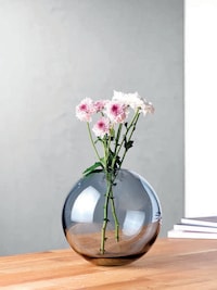 Planetary-Inspired Glassware Capsules Image 4