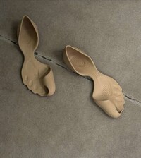 Second-Skin Luxury Footwear Image 3