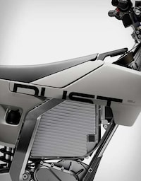 Near-Silent Electric Dirt Bikes Image 7
