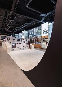 Dynamic Skateable Architecture Stores Image 4