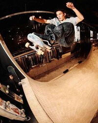 Dynamic Skateable Architecture Stores Image 6