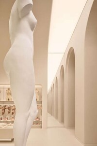 Celebrity Lingerie Flagship Stores Image 3