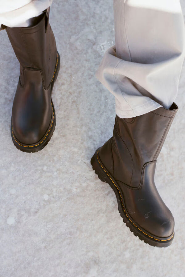 Reworked Rugged Boot Styles : Stüssy x Dr. Martens 2295 Decon Reworked Rugged Boot Styles : Stüssy x Dr. Martens 2295 Decon