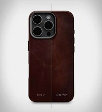 Artisanal Leather Smartphone Cases Image 2