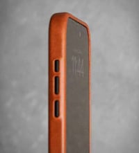 Artisanal Leather Smartphone Cases Image 3