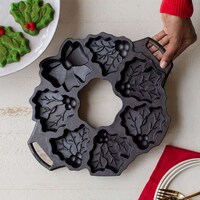 Wreath-Shaped Cast-Iron Cookware