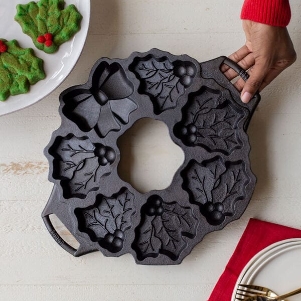 Wreath-Shaped Cast-Iron Cookware