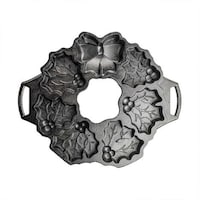 Wreath-Shaped Cast-Iron Cookware Image 3