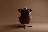Cushioned Relaxing Lounge Chairs Image 1