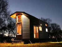 Wagon-Inspired Compact Rustic Homes Image 1