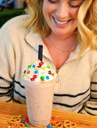 Crunchy Candy Holiday Shakes Image 1