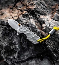 Landscape-Honoring Pocket Knives Image 7