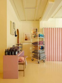 Colorful Multifunctional Work Buildings Image 3