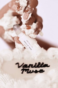 Vanilla-Scented Perfume Oils Image 2