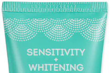 Minty Whitening Fluoride Toothpastes