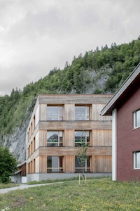 Cuboidal Primary School Structures Image 5