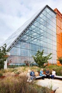 Large Winter Garden Hospitals Image 3