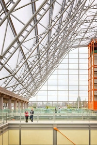 Large Winter Garden Hospitals Image 4