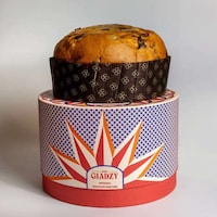 Seasonal Celebrity Chef Cakes Image 1